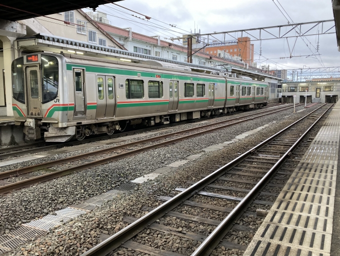 鉄道乗車記録の写真:乗車した列車(外観)(3)        「E721系仙センP-13編成。会津若松駅1番線。」