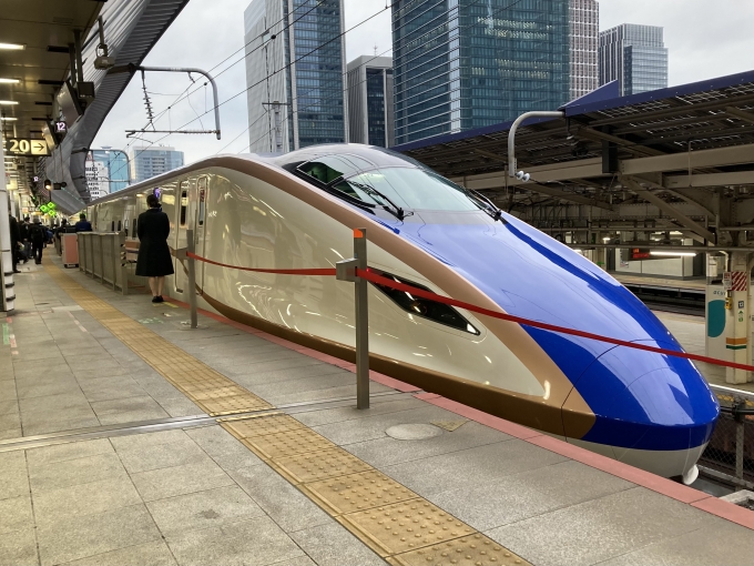 鉄道乗車記録の写真:乗車した列車(外観)(3)        「W7系金ハクW20編成。東京駅20番線。」
