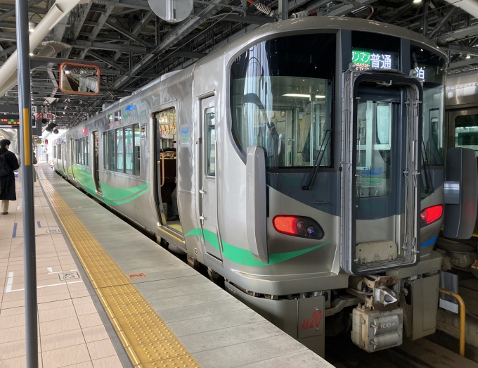 鉄道乗車記録の写真:乗車した列車(外観)(3)        「AK20編成。富山駅4番のりば。」