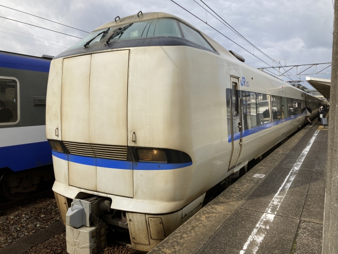 鉄道乗車記録の写真:乗車した列車(外観)(3)        「683系近キトW36編成。和倉温泉駅1番のりば。」