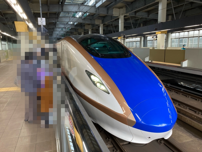 鉄道乗車記録の写真:乗車した列車(外観)(3)        「W7系金ハクW11編成。金沢駅13番のりば。」