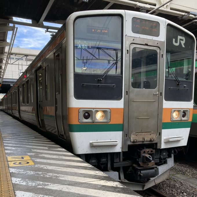 鉄道乗車記録の写真:乗車した列車(外観)(3)        「211系高タカA51編成。高崎駅5番線。」