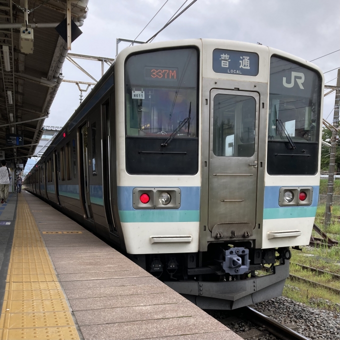 鉄道乗車記録の写真:乗車した列車(外観)(3)        「211系長ナノN611編成 。小淵沢駅2番線、」