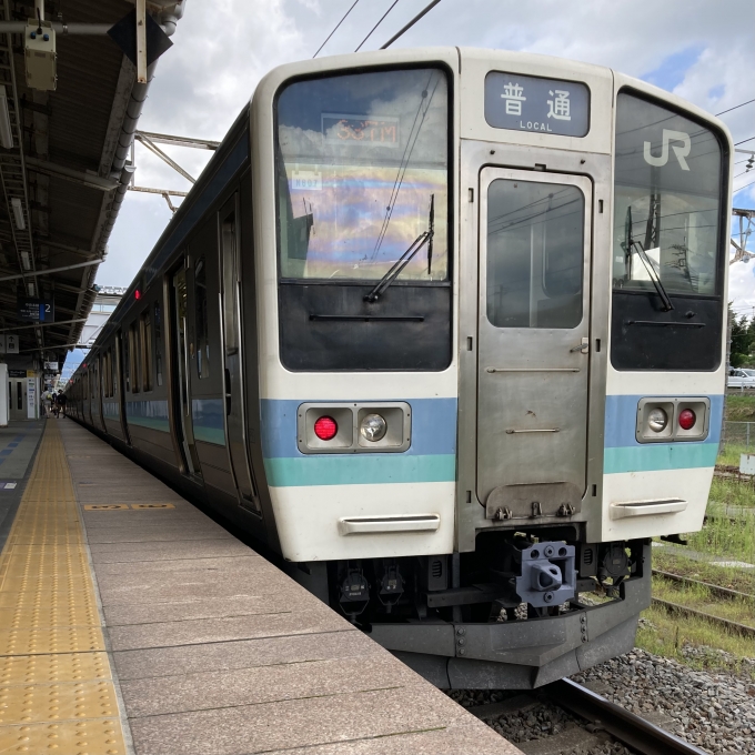 鉄道乗車記録の写真:乗車した列車(外観)(3)        「211系長ナノN607編成。小淵沢駅2番線。」