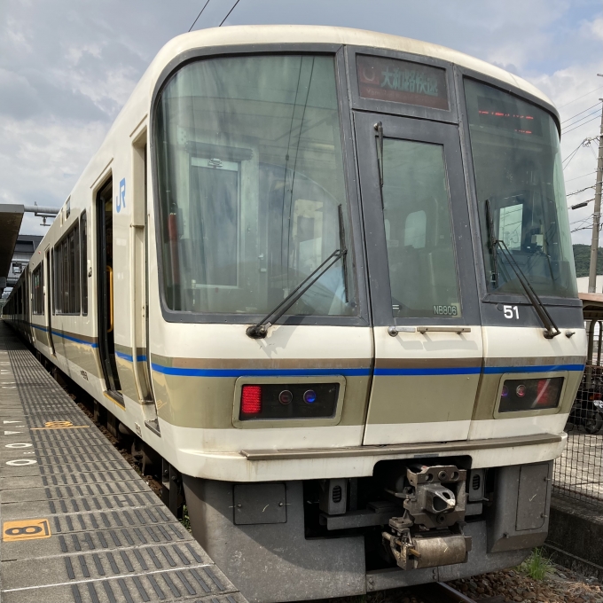 鉄道乗車記録の写真:乗車した列車(外観)(3)        「221系近ナラNB806編成。加茂駅1番のりば。」