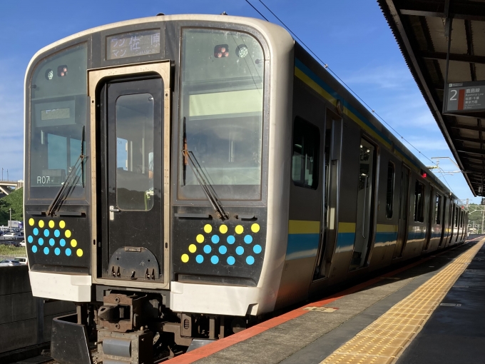 鉄道乗車記録の写真:乗車した列車(外観)(3)        「E131系千マリR07編成。鹿島神宮駅2番線。」