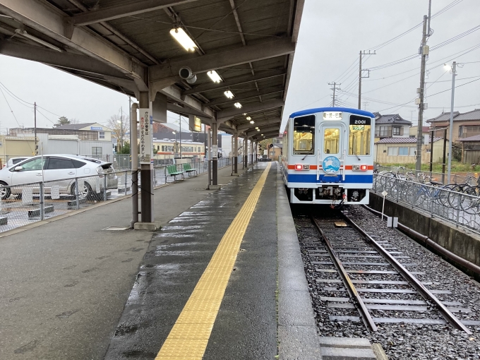 鉄道乗車記録の写真:乗車した列車(外観)(3)        「キハ2001。竜ケ崎駅発着ホーム。」
