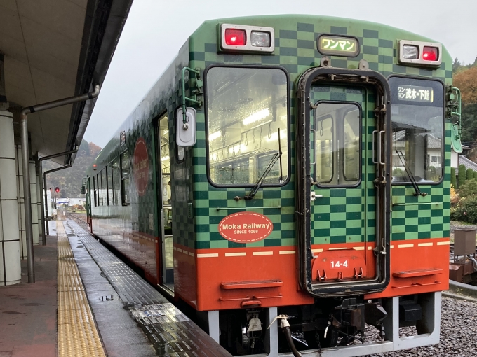 鉄道乗車記録の写真:乗車した列車(外観)(2)        「モオカ14-4。茂木駅発着ホーム。」