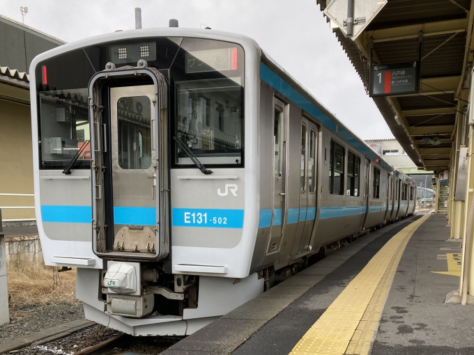 鉄道乗車記録の写真:乗車した列車(外観)(3)        「E131系盛ハヘ502編成。久慈駅1番線。」