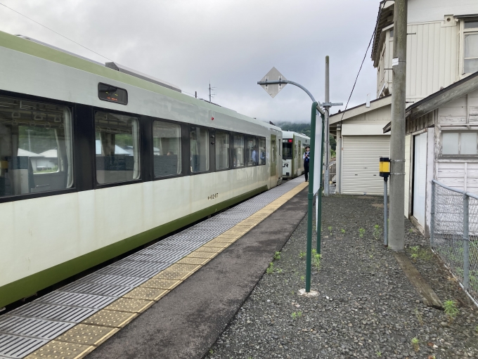 鉄道乗車記録の写真:乗車した列車(外観)(7)        「荒屋新町で後2両切り離し。」