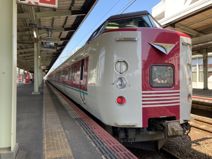 鉄道乗車記録の写真:乗車した列車(外観)(3)        「米トウ381系6両。松江駅3番のりば。」