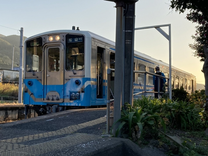 鉄道乗車記録の写真:乗車した列車(外観)(6)        「四マツ所属キハ54 5。」