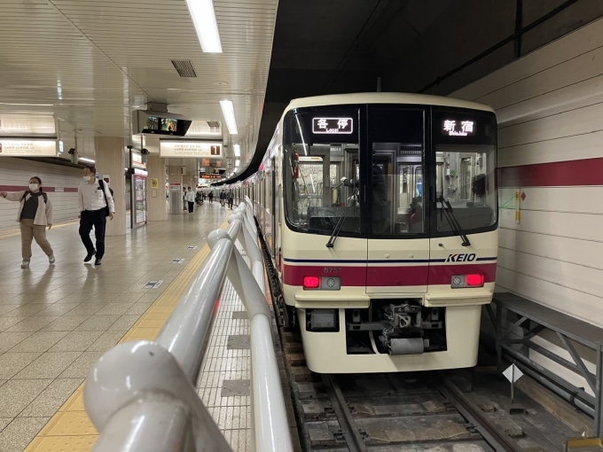 鉄道乗車記録の写真:乗車した列車(外観)(3)        「京王8000系8701F編成。京王八王子駅1番線。」