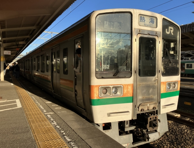 鉄道乗車記録の写真:乗車した列車(外観)(3)        「221系静シスGG3編成+ 211系 静シスSS2。三島駅3番線。」