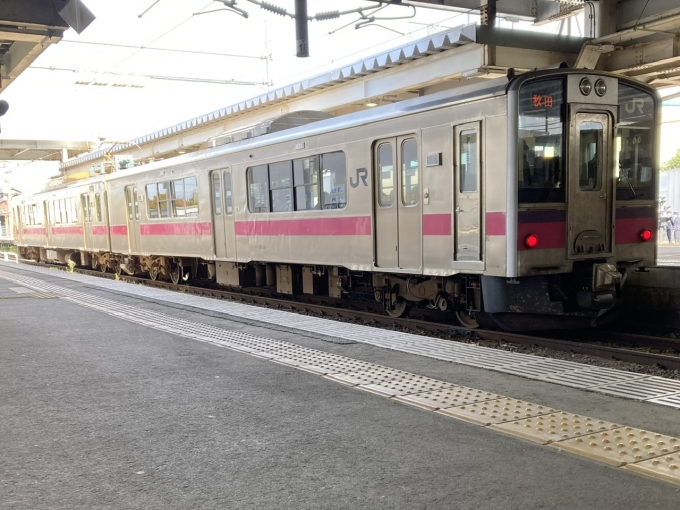 鉄道乗車記録の写真:乗車した列車(外観)(3)        「701系秋アキN28編成。新庄駅4番線。」