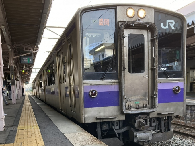 鉄道乗車記録の写真:乗車した列車(外観)(3)        「701系盛モリMC-1015編成。北上駅2番線。」