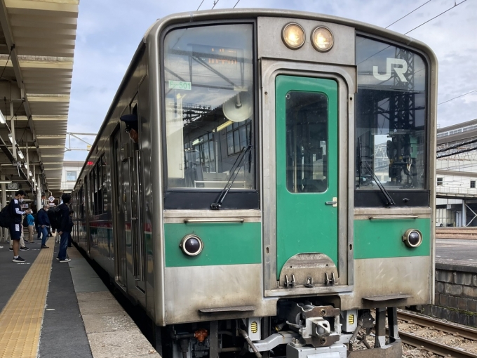 鉄道乗車記録の写真:乗車した列車(外観)(3)        「701系仙センF2-501編成。一ノ関駅1番線。」
