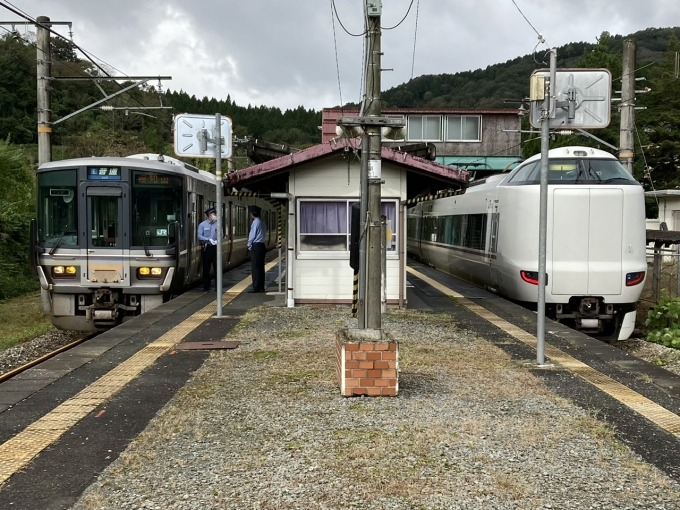 鉄道乗車記録の写真:乗車した列車(外観)(6)        「223系福フチF12編成。神代久野駅。」