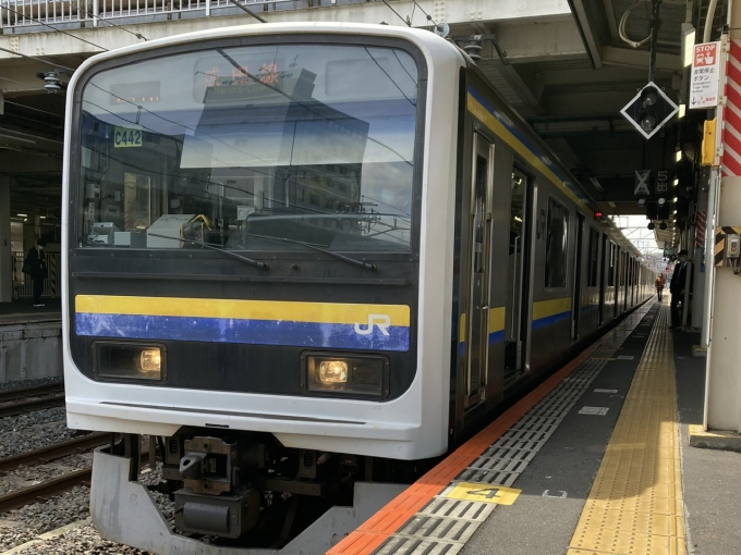 鉄道乗車記録の写真:乗車した列車(外観)(3)        「209系千マリC442編成。成田駅5番線。」
