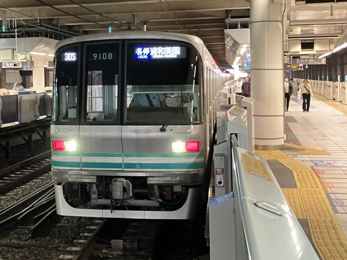 鉄道乗車記録の写真:乗車した列車(外観)(3)        「東京メトロ9000系9108F編成。日吉駅3番線。」