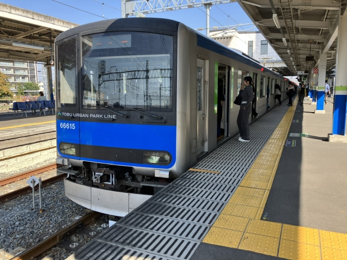 鉄道乗車記録の写真:乗車した列車(外観)(3)        「東武60000系61615F編成。岩槻駅1番線。」