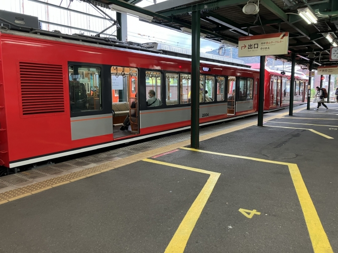 鉄道乗車記録の写真:乗車した列車(外観)(4)        「箱根登山鉄道3004+1000・2000形 2003F編成。強羅駅2番線。」