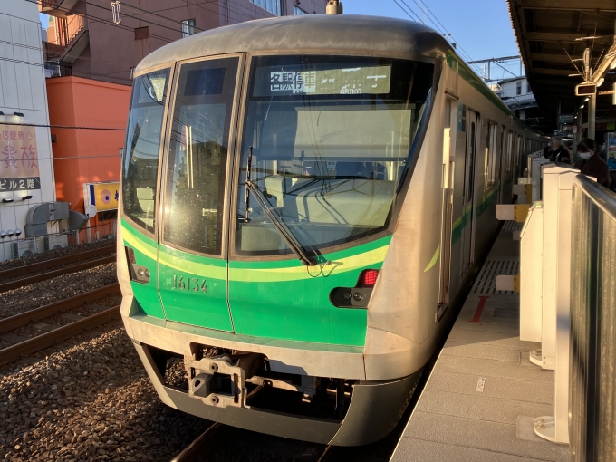 鉄道乗車記録の写真:乗車した列車(外観)(3)        「東京メトロ16000系 16134F編成。新松戸駅1番線。」
