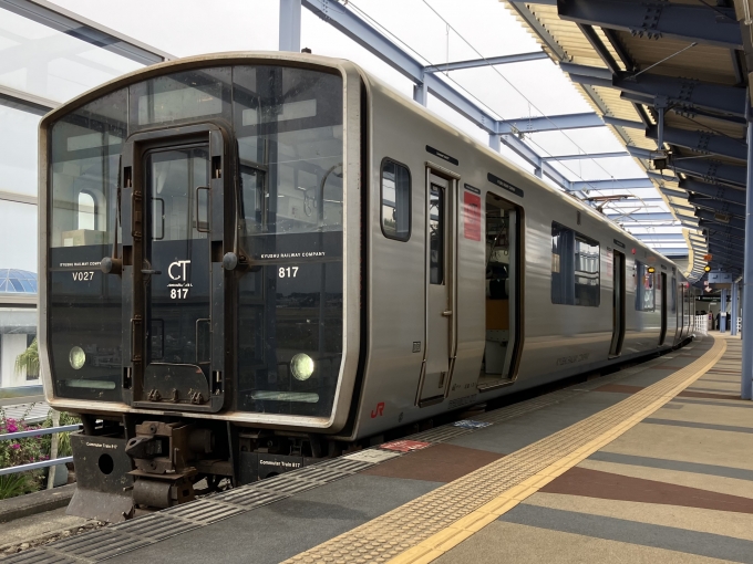 鉄道乗車記録の写真:乗車した列車(外観)(8)        「817系鹿カコV027編成。宮崎空港駅1番のりば。」