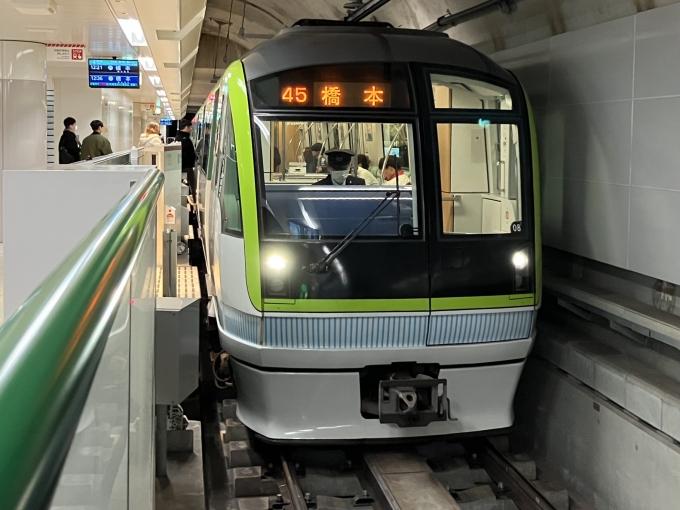 鉄道乗車記録の写真:乗車した列車(外観)(3)        「福岡市地下鉄3000系08編成。地下鉄博多駅4番のりば。」