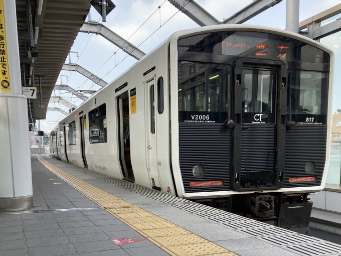 鉄道乗車記録の写真:乗車した列車(外観)(3)        「817系本チクV2006編成。折尾駅7番のりば。」