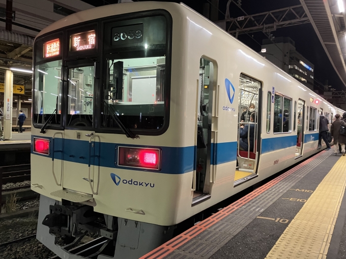 鉄道乗車記録の写真:乗車した列車(外観)(3)        「小田急8000形8059F編成+8262F編成。小田急藤沢駅1番線。」