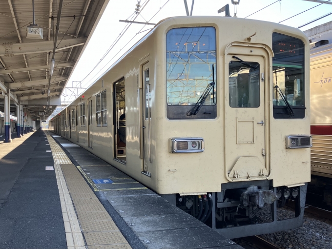 鉄道乗車記録の写真:乗車した列車(外観)(3)        「東武8000系81111編成。小川町駅3番線。」