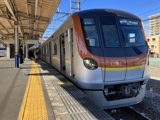 鉄道乗車記録の写真:乗車した列車(外観)(3)        「東京メトロ17000系17102F編成。坂戸駅4番線。 」