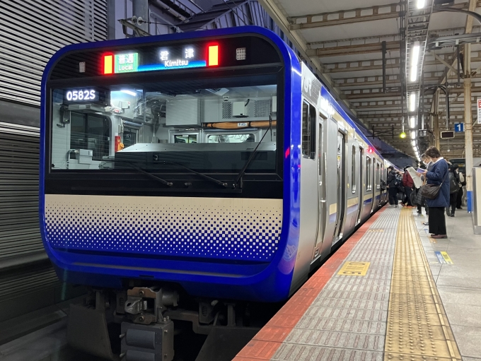 鉄道乗車記録の写真:乗車した列車(外観)(3)        「E235系横クラF25編成。横浜駅10番線。」