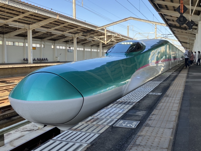 鉄道乗車記録の写真:乗車した列車(外観)(3)        「E5系新幹線仙セシU36編成。古川駅12番線。」