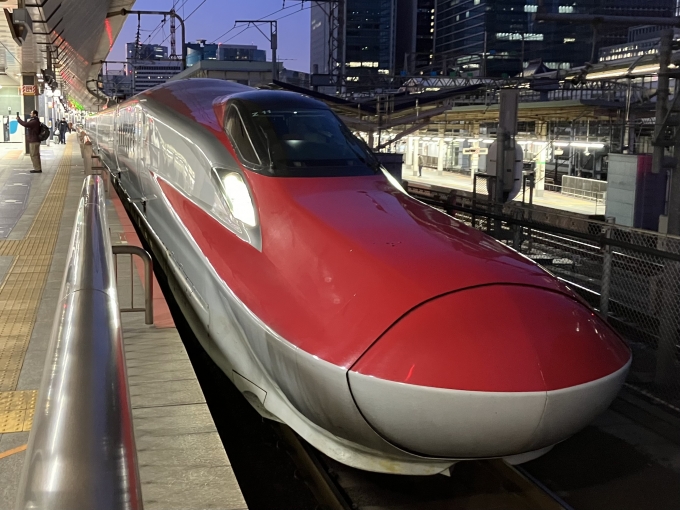 鉄道乗車記録の写真:乗車した列車(外観)(3)     「E6系北アキZ11編成＋E5系仙セシU16編成。東京駅20番線。」