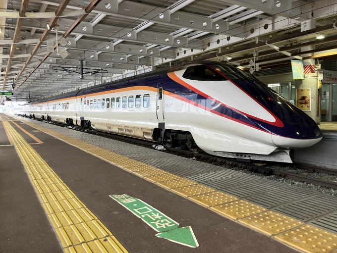 鉄道乗車記録の写真:乗車した列車(外観)(3)        「E3系新幹線幹カタL70編成。新庄駅1番線。」