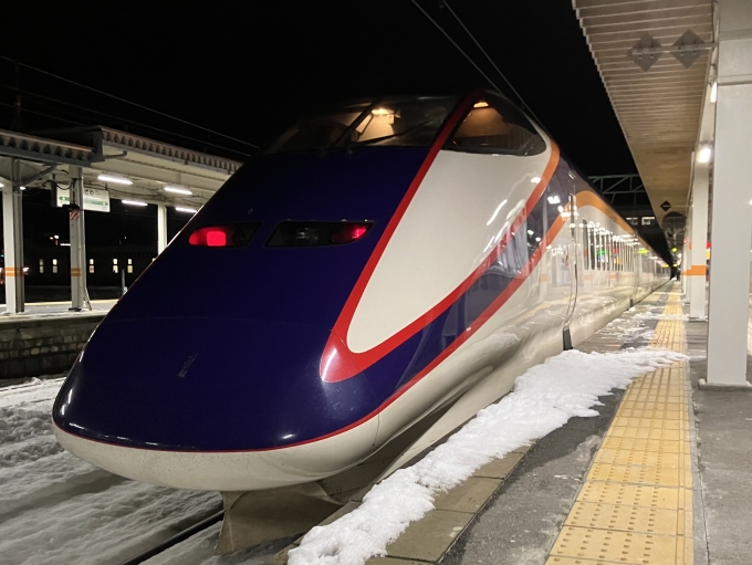 鉄道乗車記録の写真:乗車した列車(外観)(3)        「E3系新幹線幹カタL55編成。米沢駅1番線。」