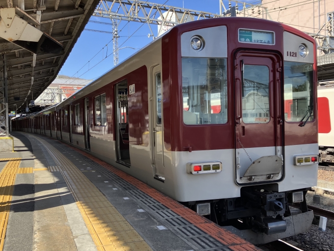 鉄道乗車記録の写真:乗車した列車(外観)(7)        「近鉄1021系1021F編成。生駒駅5番のりば。」