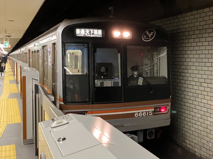 鉄道乗車記録の写真:乗車した列車(外観)(3)        「大阪市営地下鉄66系66615F編。天神橋筋六丁目駅1番のりば。」