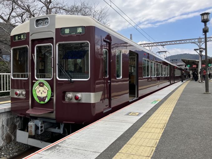 鉄道乗車記録の写真:乗車した列車(外観)(3)        「阪急6300系6352F編成。阪急嵐山駅1号線。」