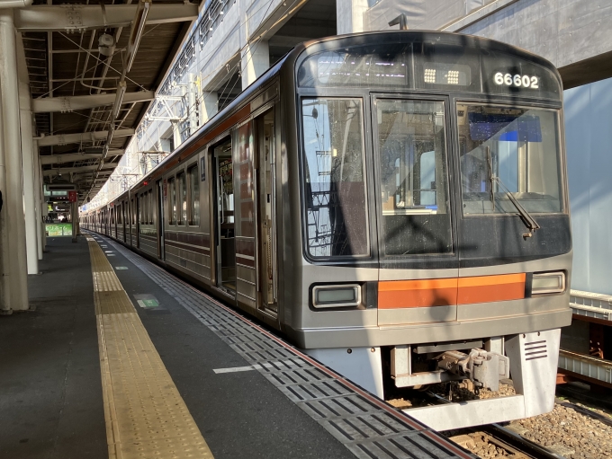 鉄道乗車記録の写真:乗車した列車(外観)(3)        「大阪市営地下鉄66系66602F編成。淡路駅5号線。」