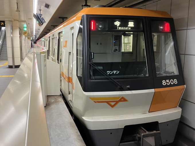 鉄道乗車記録の写真:列車・車両の様子(未乗車)(3)        「大阪市営地下鉄80系8108F編成。井高野駅1番のりば。」
