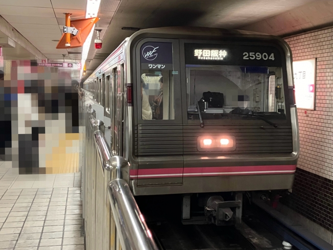 鉄道乗車記録の写真:乗車した列車(外観)(3)        「大阪市営地下鉄20系25604F編成。谷町九丁目2番のりば。」