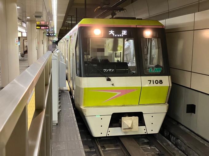 鉄道乗車記録の写真:乗車した列車(外観)(3)        「大阪市営地下鉄70系7108F編成。長堀橋駅1番のりば。」