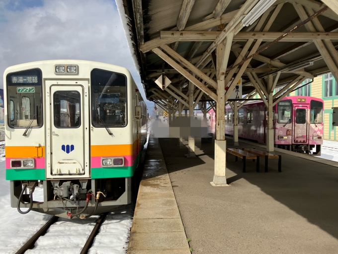鉄道乗車記録の写真:乗車した列車(外観)(10)        「山形鉄道YR-887。長井駅2番線。」