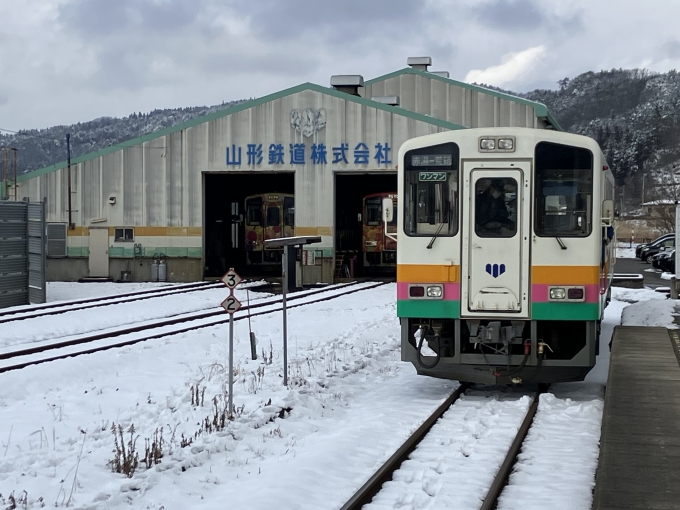 鉄道乗車記録の写真:乗車した列車(外観)(12)        「山形鉄道YR-887。荒砥駅発着線。」