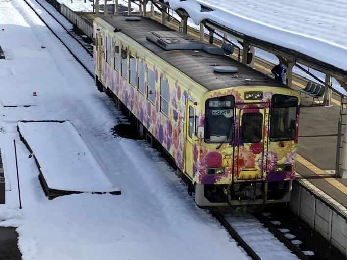 鉄道乗車記録の写真:乗車した列車(外観)(8)        「山形鉄道YR-888。今泉駅1番線。」