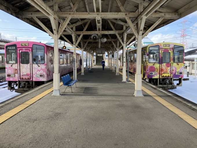 鉄道乗車記録の写真:乗車した列車(外観)(10)        「山形鉄道YR-888。今泉駅1番線。」