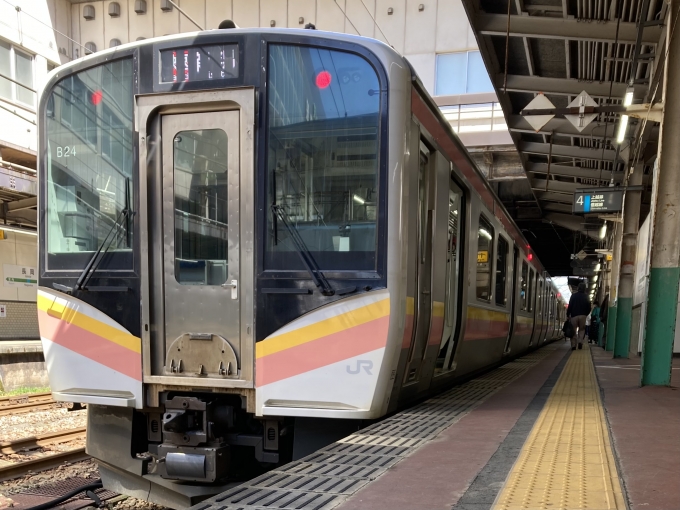 鉄道乗車記録の写真:乗車した列車(外観)(3)        「E129系新ニイB-24編成。長岡駅4番線。」